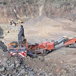 Processing rubble into aggregate at the quarry face